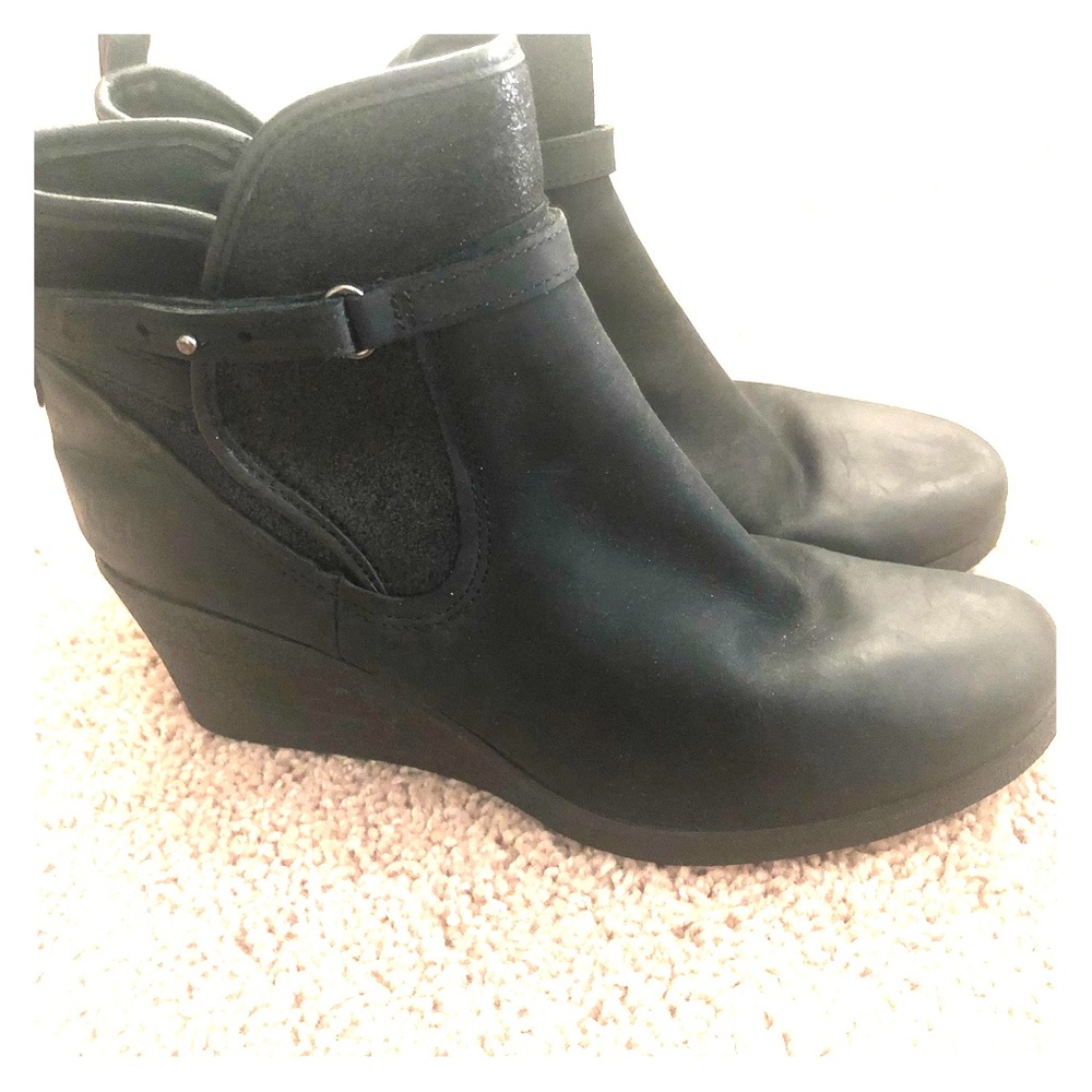 Never worn UGG BOOT